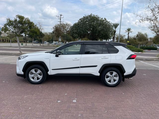 טויוטה RAV4