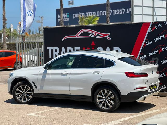 ב מ וו X4