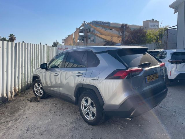 טויוטה RAV4