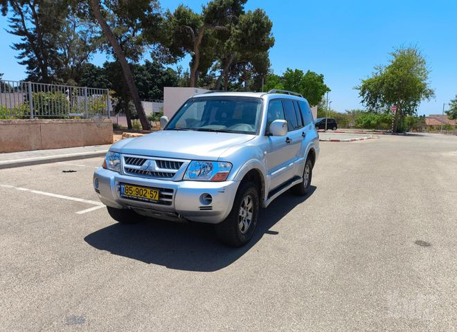 מיצובישי פג'רו