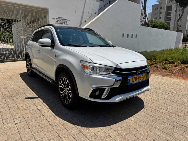 מודעת רכב מיצובישי ASX