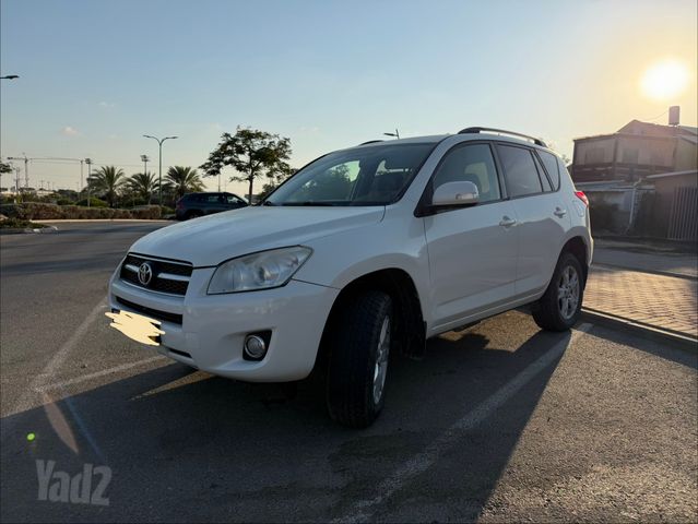 טויוטה RAV4