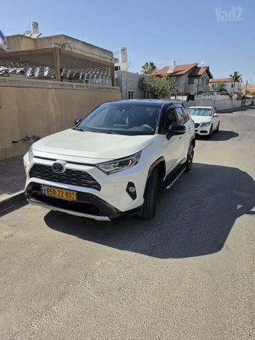 טויוטה RAV4