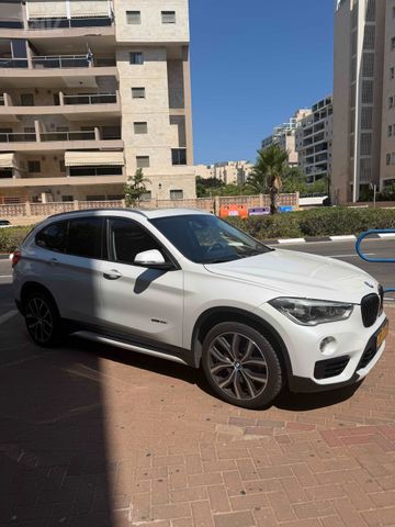ב מ וו X1