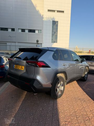טויוטה RAV4