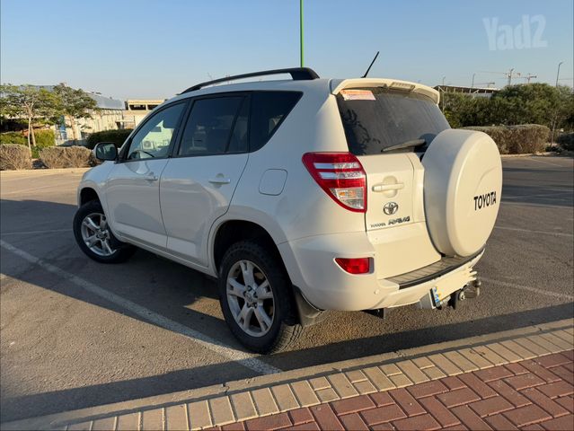 טויוטה RAV4