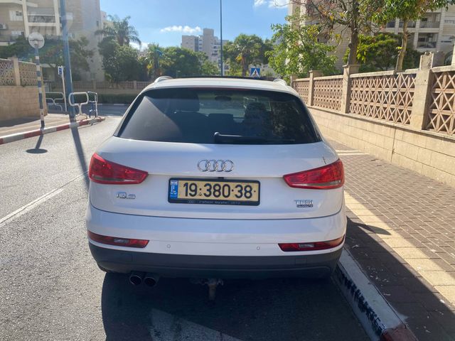 אאודי Q3