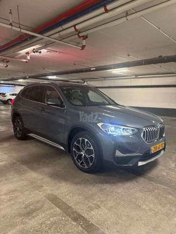 ב מ וו X1