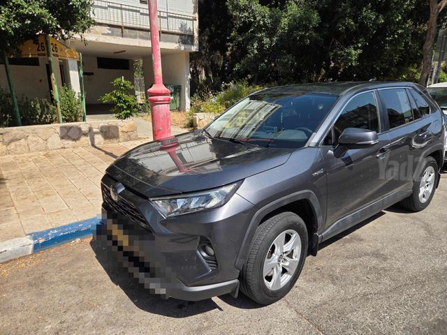 מודעת רכב טויוטה RAV4