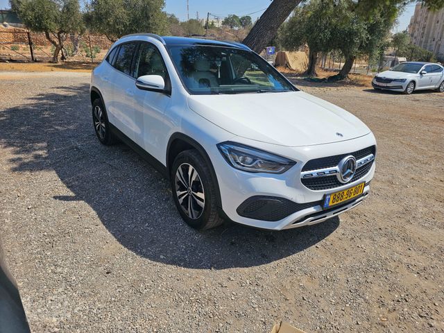 מרצדס-בנץ GLA