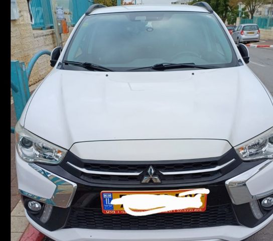 מודעת רכב מיצובישי ASX