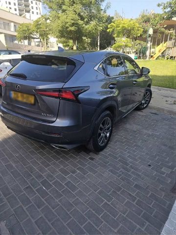 לקסוס NX