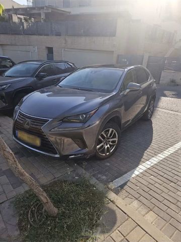 מודעת רכב לקסוס NX