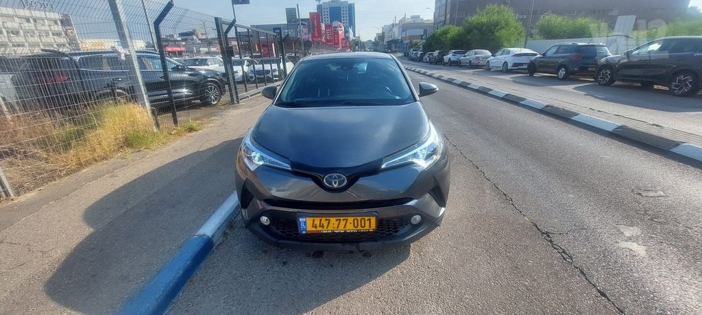 טויוטה C-HR