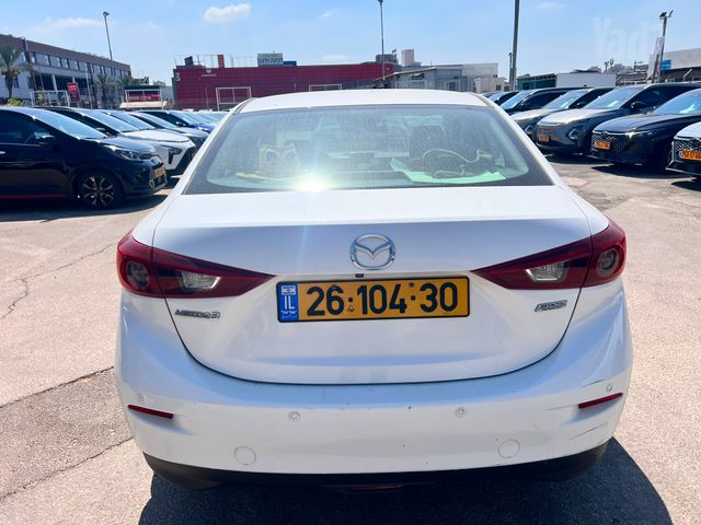 מאזדה 3