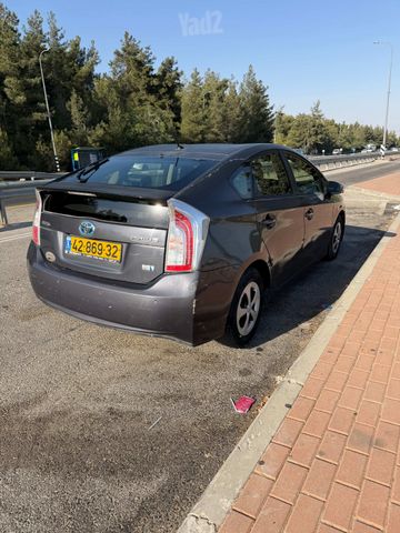 מודעת רכב טויוטה פריוס