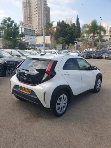 טויוטה אייגו X