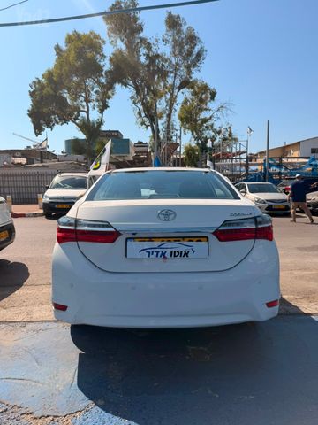 טויוטה קורולה