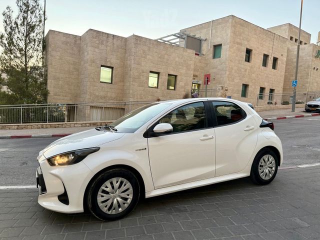 טויוטה יאריס