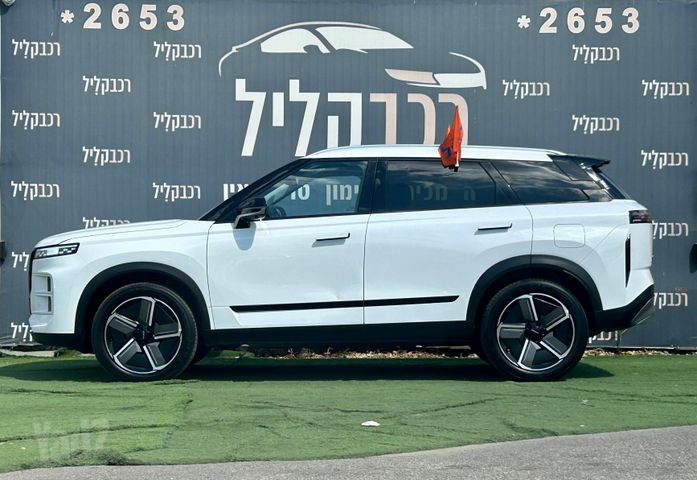 ג'אקו J7