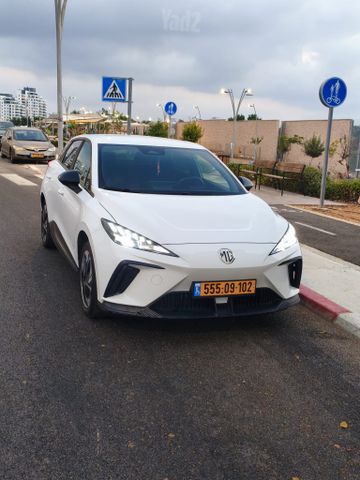 מודעת רכב אם ג'י MG4