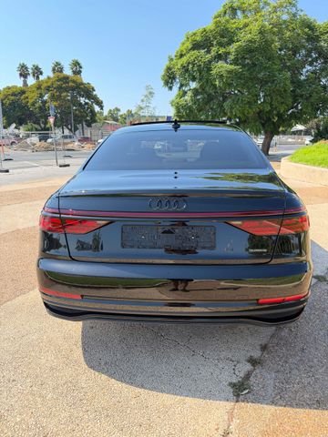 אאודי A8
