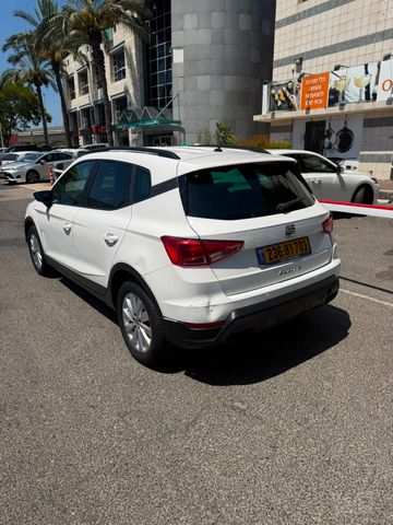 סיאט ארונה
