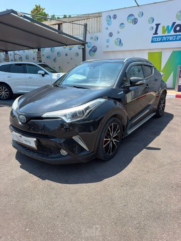 מודעת רכב טויוטה C-HR