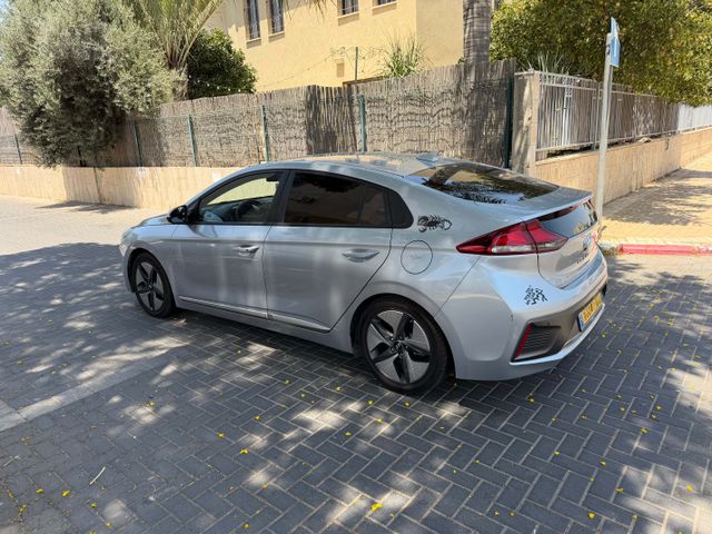 יונדאי איוניק