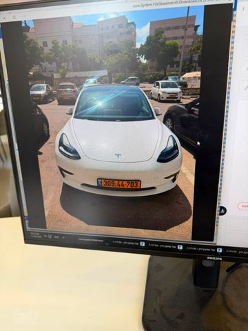 מודעת רכב טסלה מודל 3 2