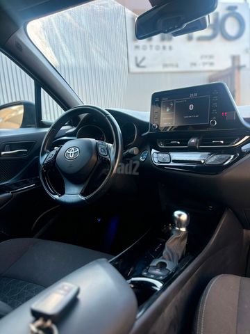 מודעת רכב טויוטה C-HR 2