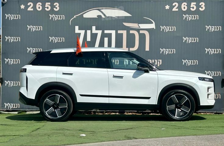 ג'אקו J7