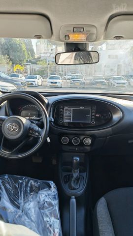 טויוטה אייגו X