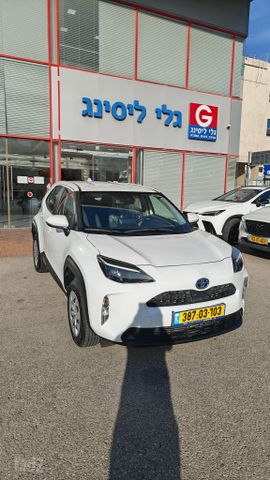 מודעת רכב טויוטה יאריס קרוס