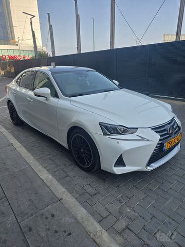 מודעת רכב לקסוס IS