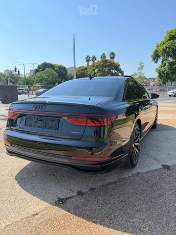 אאודי A8