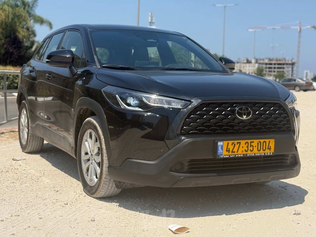טויוטה קורולה קרוס