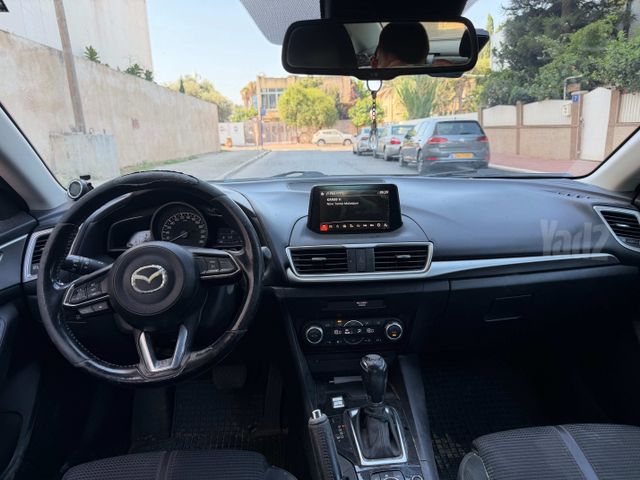 מאזדה 3