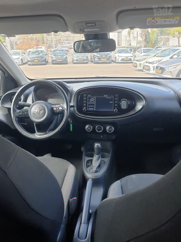 טויוטה אייגו X