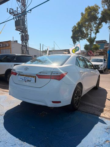 טויוטה קורולה