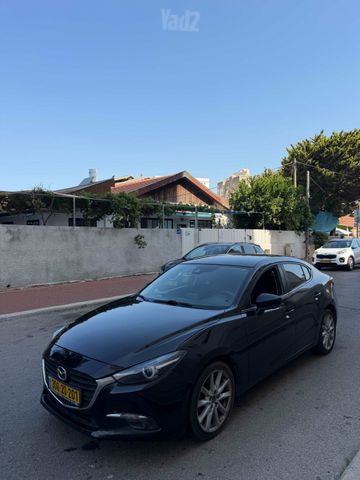 מודעת רכב מאזדה 3