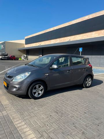 יונדאי i20