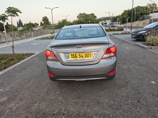 יונדאי אקסנט i25