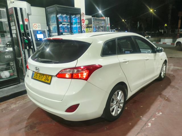 יונדאי i30