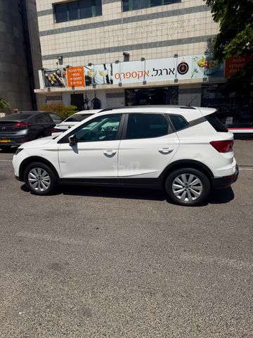 סיאט ארונה