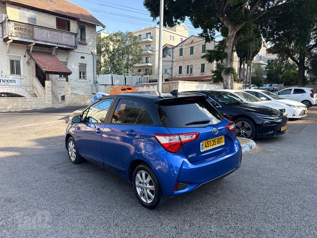 טויוטה יאריס
