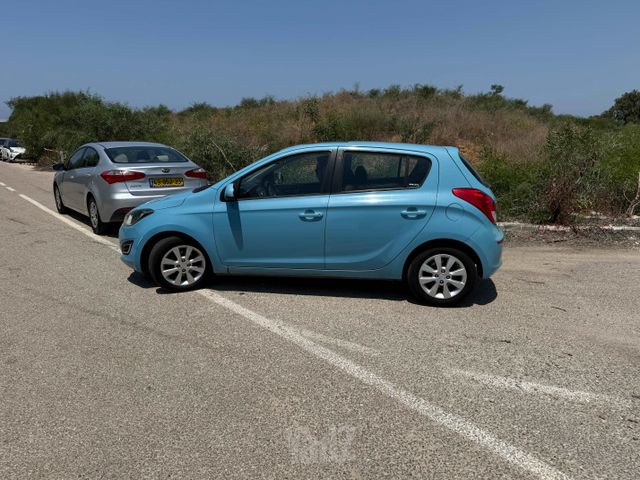 יונדאי i20