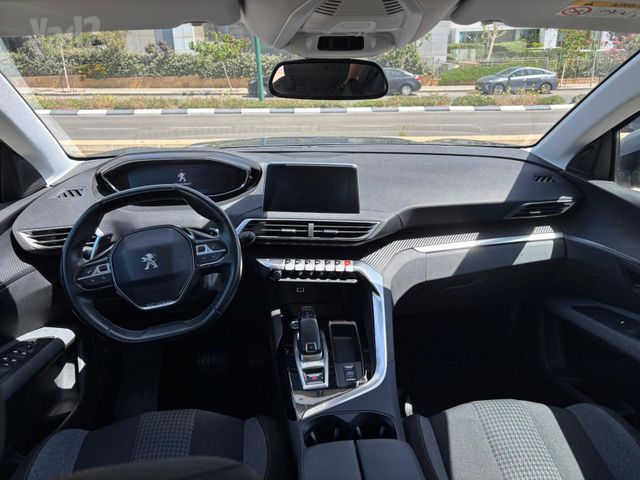 פיג'ו 5008