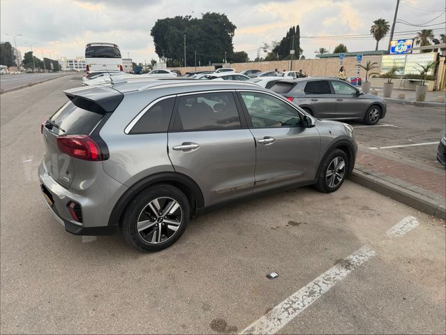 קיה נירו