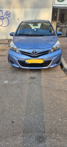 טויוטה יאריס